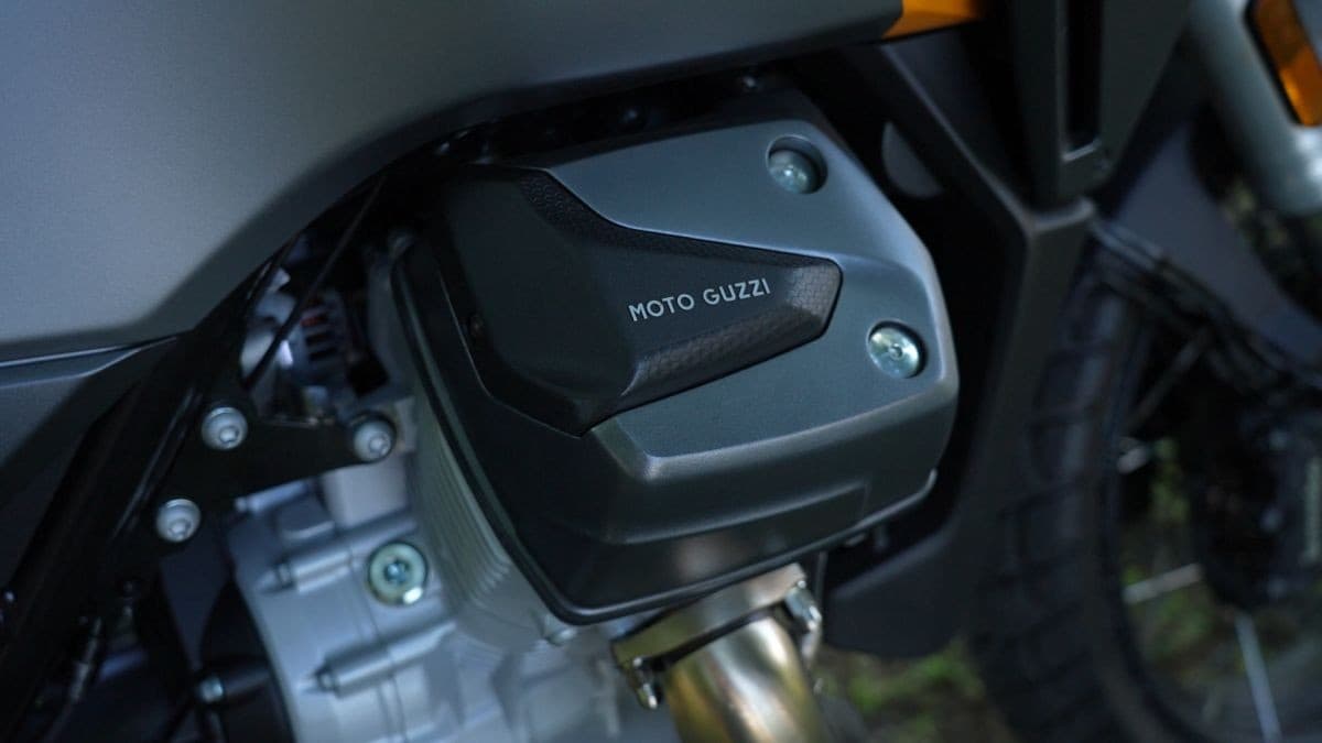 Test a Testa #9 - Moto Guzzi Stelvio vs Moto Guzzi V85 Strada: sfida in famiglia!